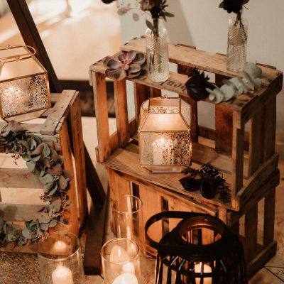 Hochzeitskathi - Dekoration mit Kerzen