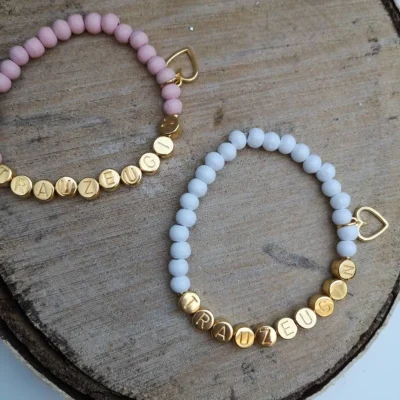 Hochzeitskathi - Armbänder weiß und rosa mit gold Trauzeugin