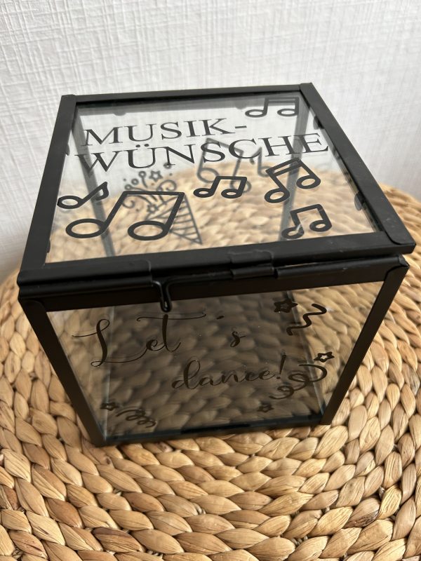 Hochzeitskathi - schwarze Box mit Musikwünschen