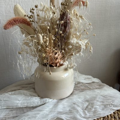 Hochzeitskathi - Vase beige mit Trockenblumen