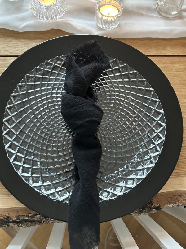 Hochzeitskathi - schwarze Tischdekoration schwarze Servietten
