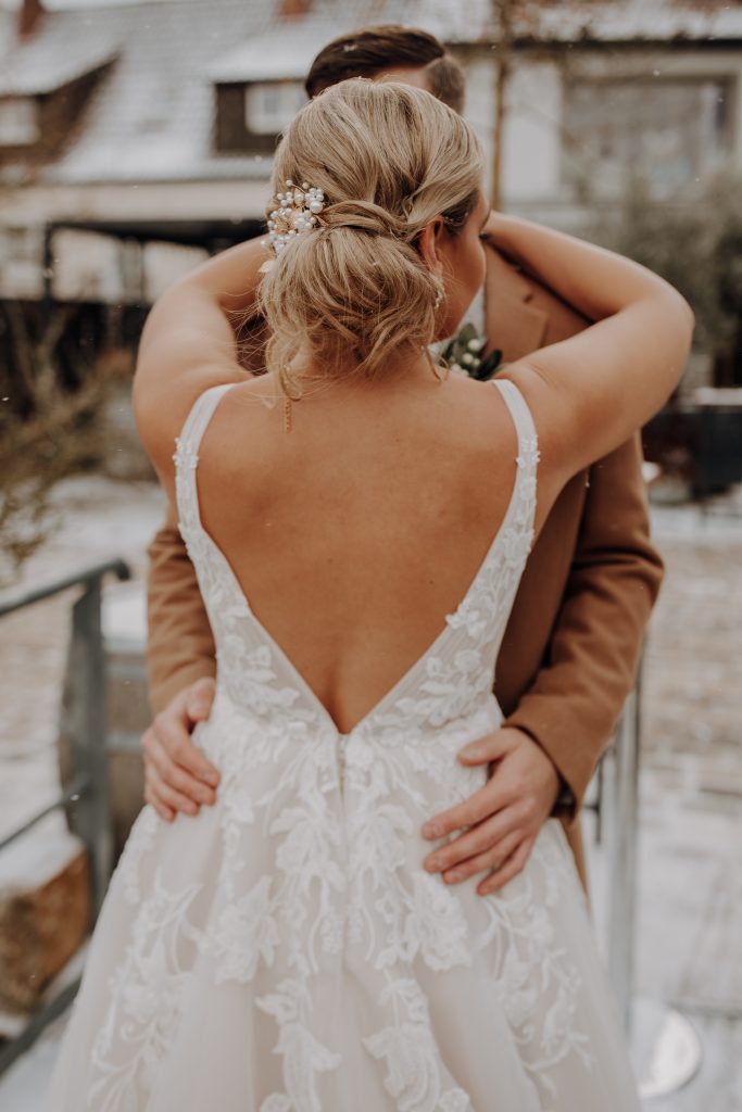 Hochzeitskathi - Hotel Freihof Prichsenstadt Brautpaar Winterhochzeit