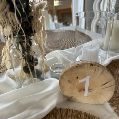 Hochzeitskathi - Leihartikel Dekoration - Tischnummer Holz