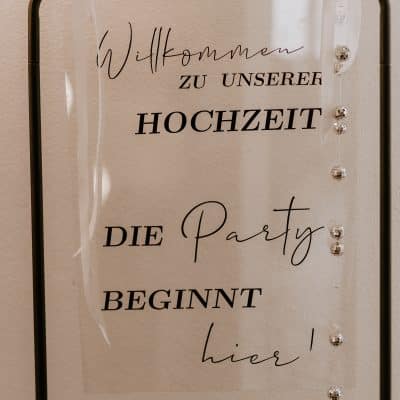 Hochzeitskathi - Leihartikel Dekoration - Willkommensschild schwarz