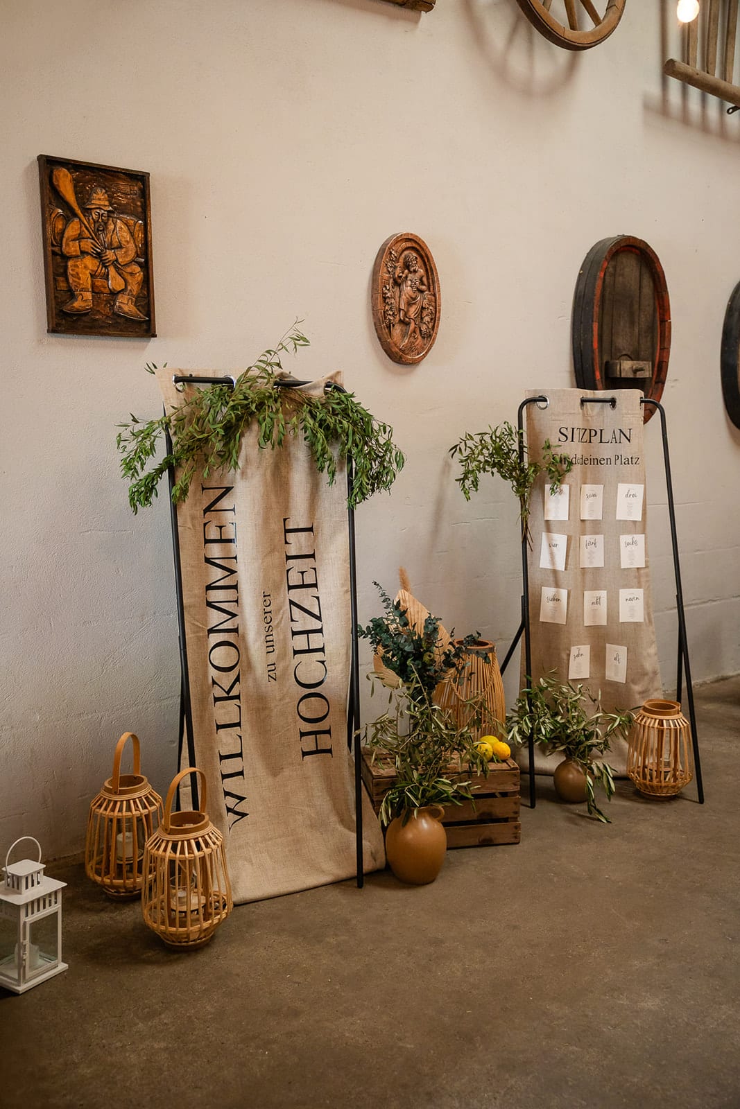 Hochzeitskathi - Leihartikel Dekoration - Willkommensschild und Sitzplan mediterran